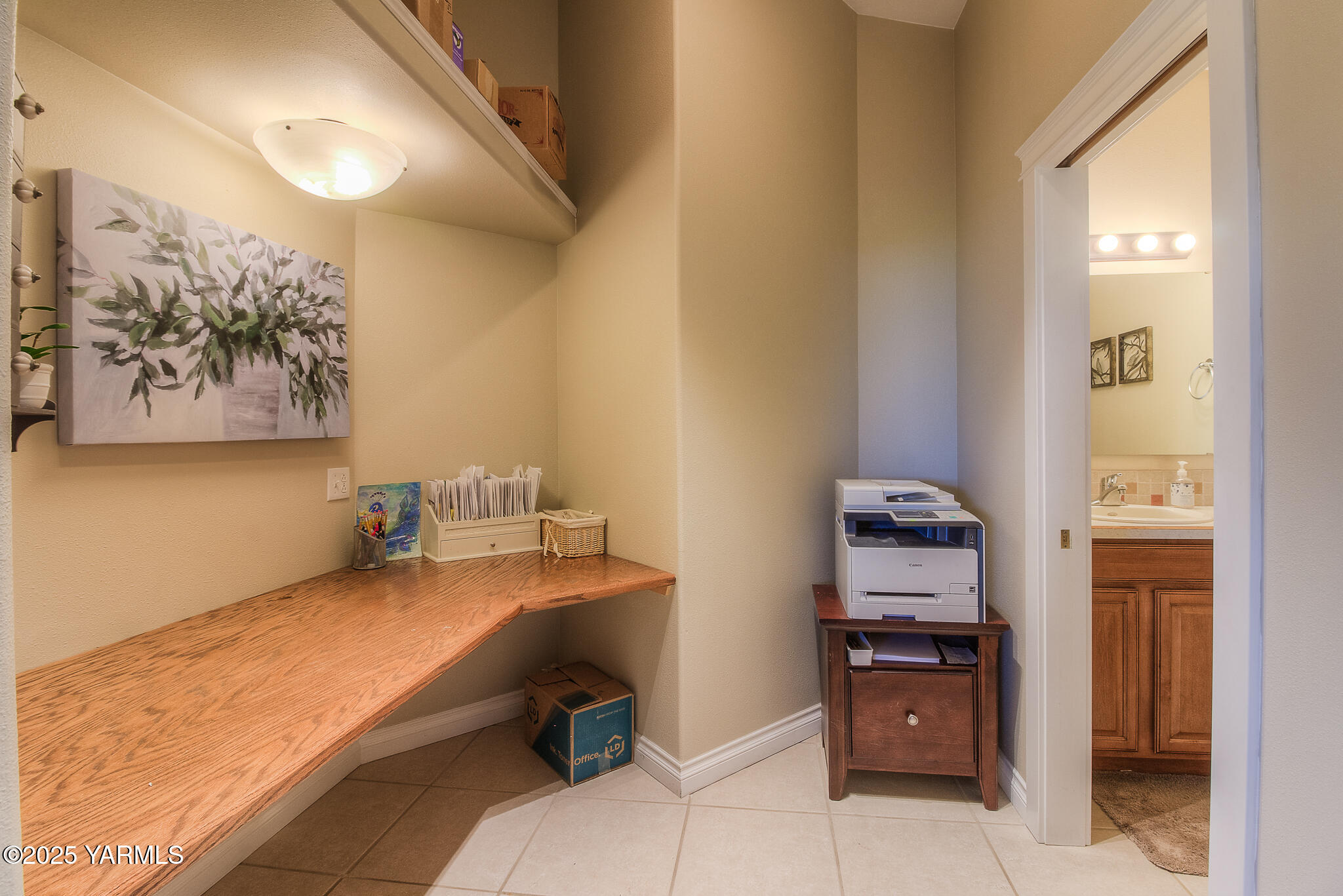 9806 Bittner Road Yakima, WA 98901 - Photo 32 of 53 Den Half Bath