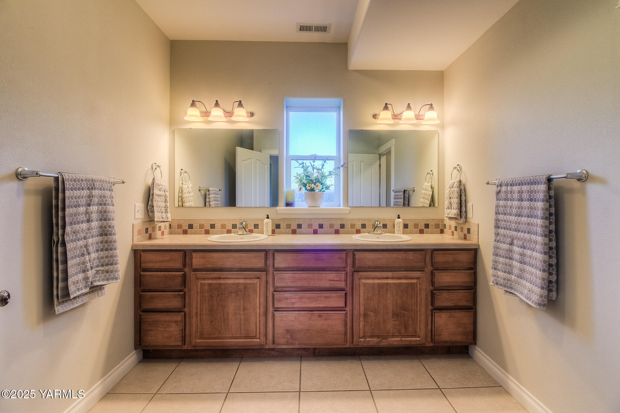 9806 Bittner Road Yakima, WA 98901 - Photo 42 of 53 Downstairs Bathroom
