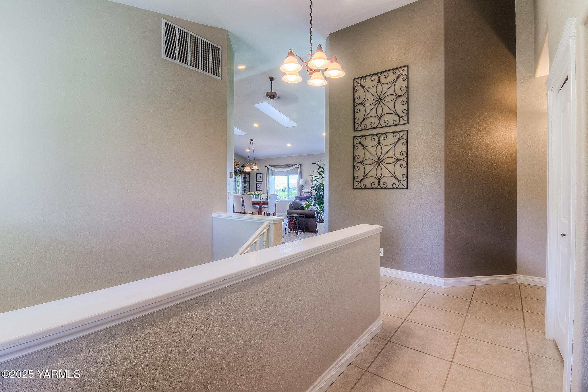9806 Bittner Road Yakima, WA 98901 - Photo 6 of 53 Entry Foyer
