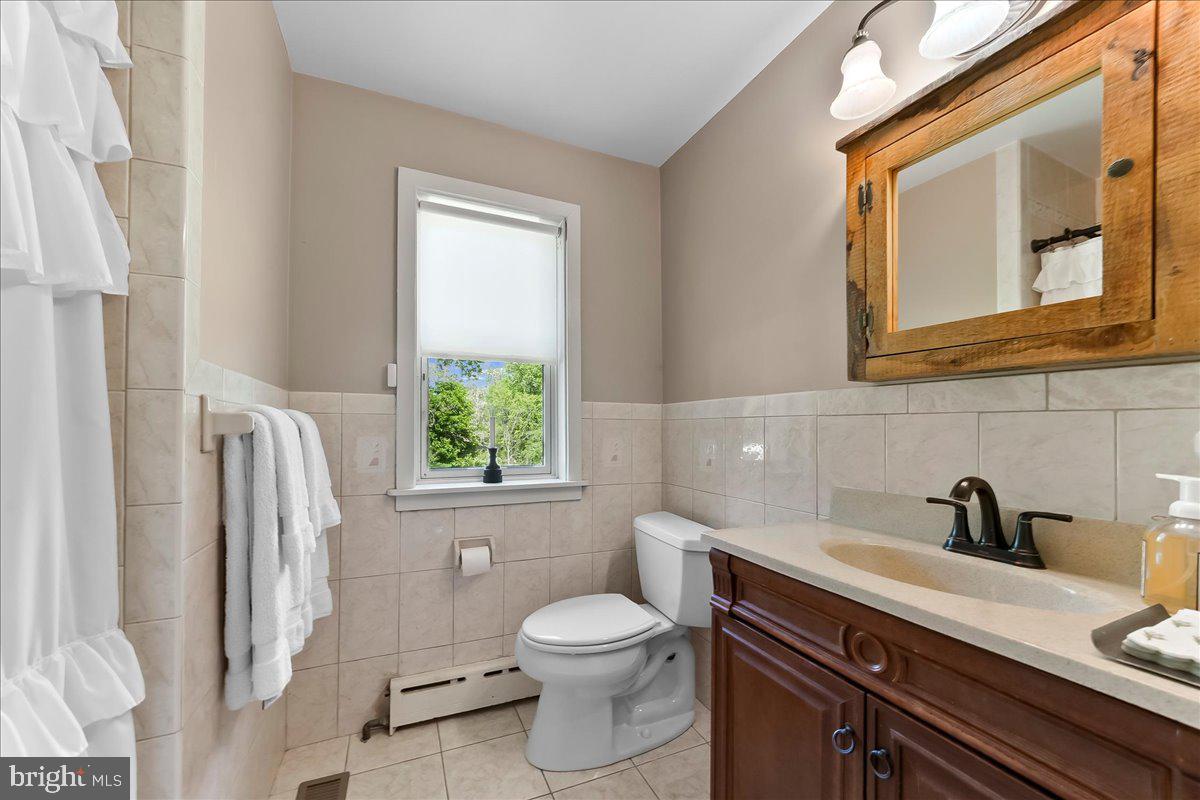 779 Concord Road Glen Mills, PA 19342 - Photo 21 of 41 Charming bathroom with natural light.