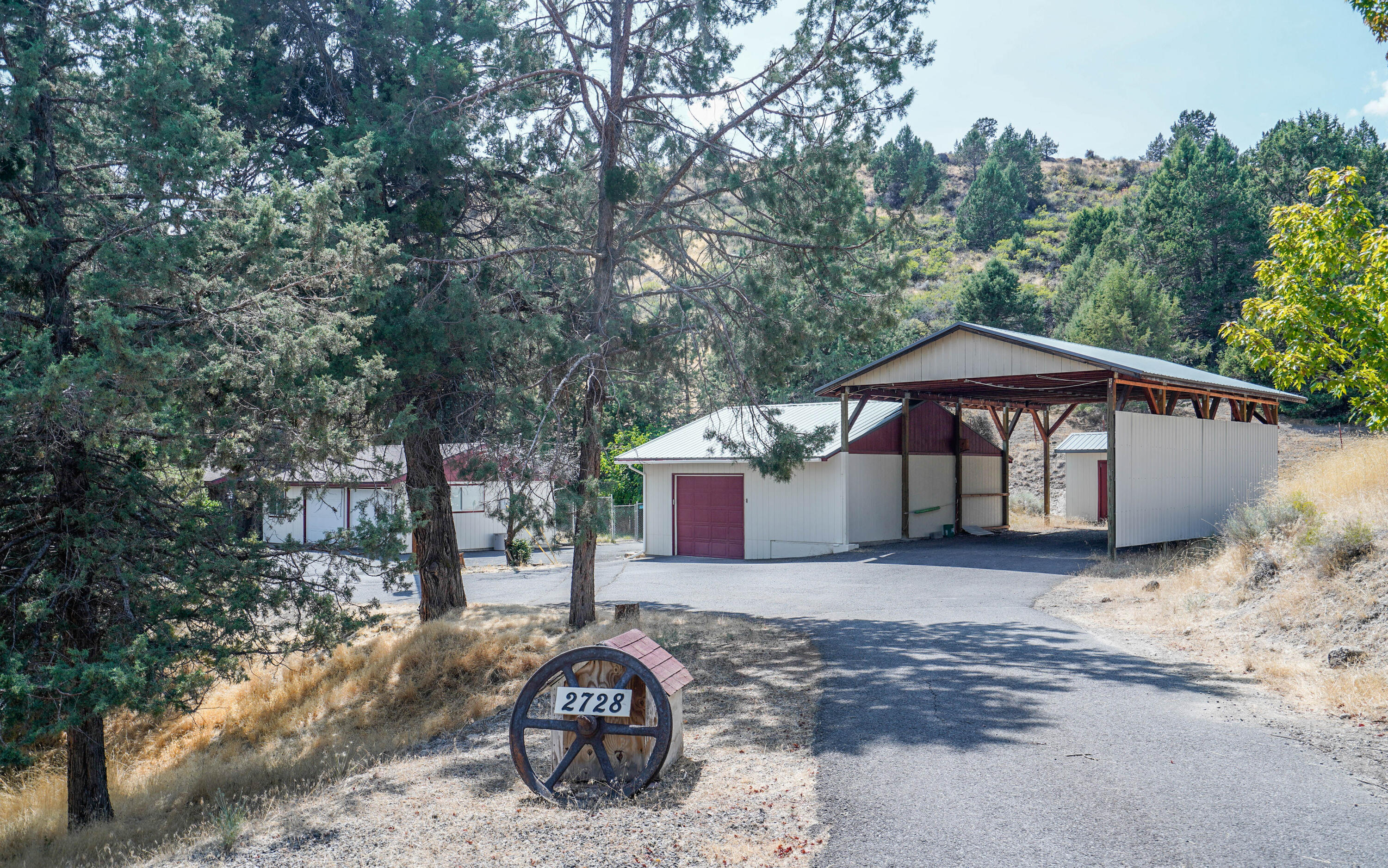 2728 Vale Road Klamath Falls, OR 97603 - Photo 2 of 43 2 Front