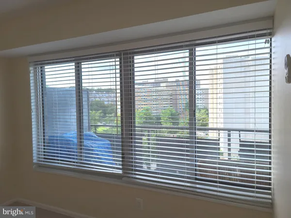 $1,700 | 5340 Holmes Run Parkway, Unit 709, Alexandria, VA 22304