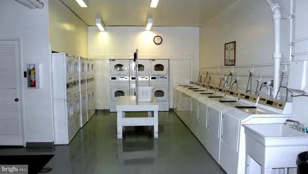 $1,700 | 5340 Holmes Run Parkway, Unit 709, Alexandria, VA 22304