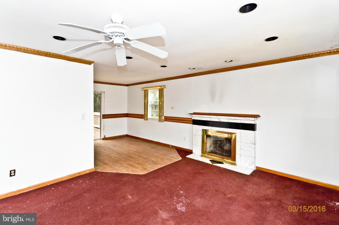 2911 Kingsway Road Fort Washington, MD 20744 - Photo 5 of 28 Living Room