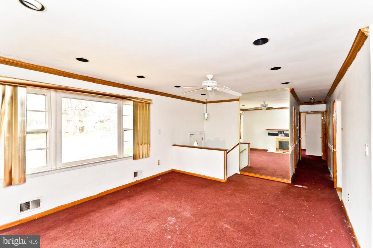 2911 Kingsway Road Fort Washington, MD 20744 - Photo 6 of 28 Living Room