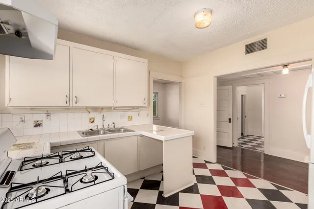 $550,000 | 1322 West Monroe Street, Phoenix, AZ 85007