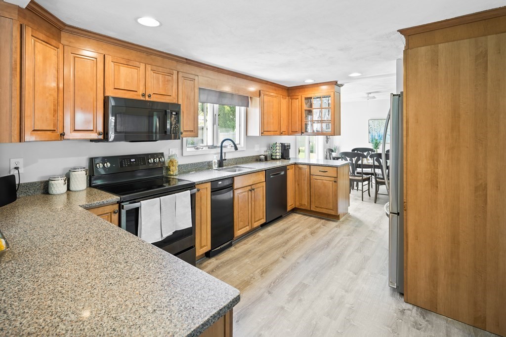 4 Mark Road Beverly, MA 01915 - Photo 9 of 40 Gallery Image 9