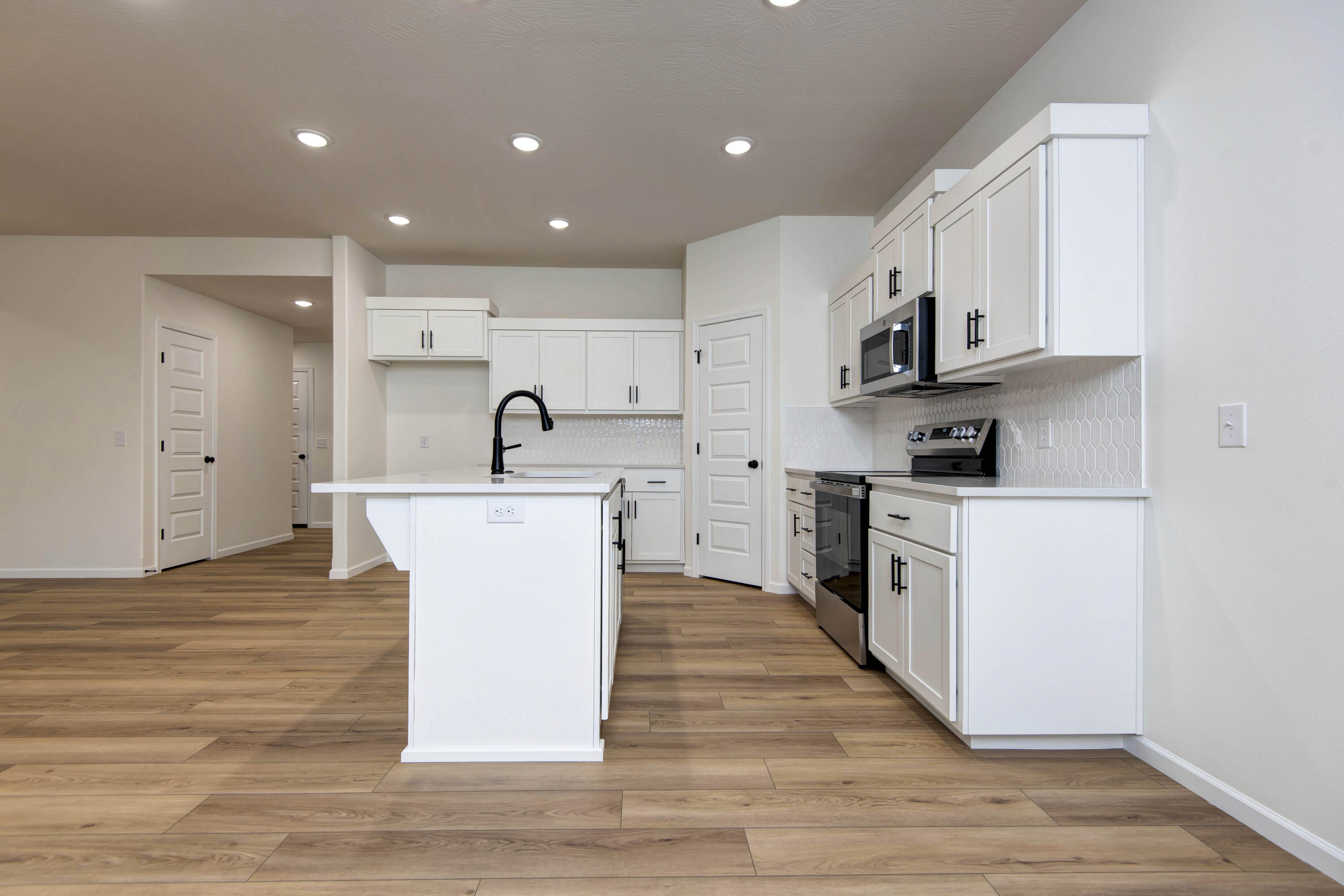 5235 West Josh Street Springfield, MO 65802 - Photo 10 of 24 Kitchen