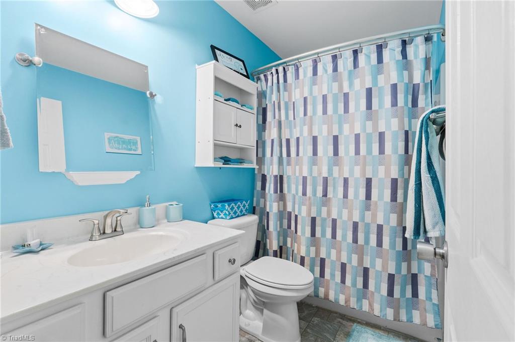 577 Fairgrove Road Thomasville, NC 27360 - Photo 16 of 19 Gallery Image 16