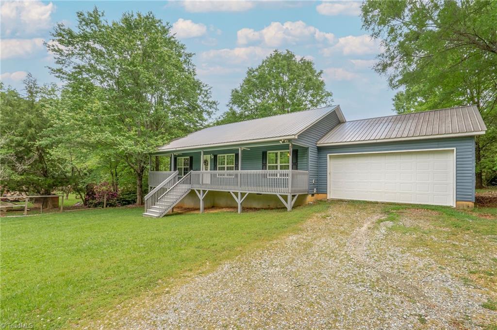 577 Fairgrove Road Thomasville, NC 27360 - Photo 4 of 19 Gallery Image 4
