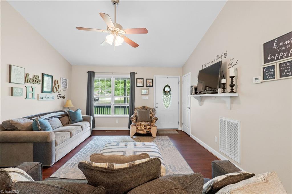 577 Fairgrove Road Thomasville, NC 27360 - Photo 9 of 19 Gallery Image 9
