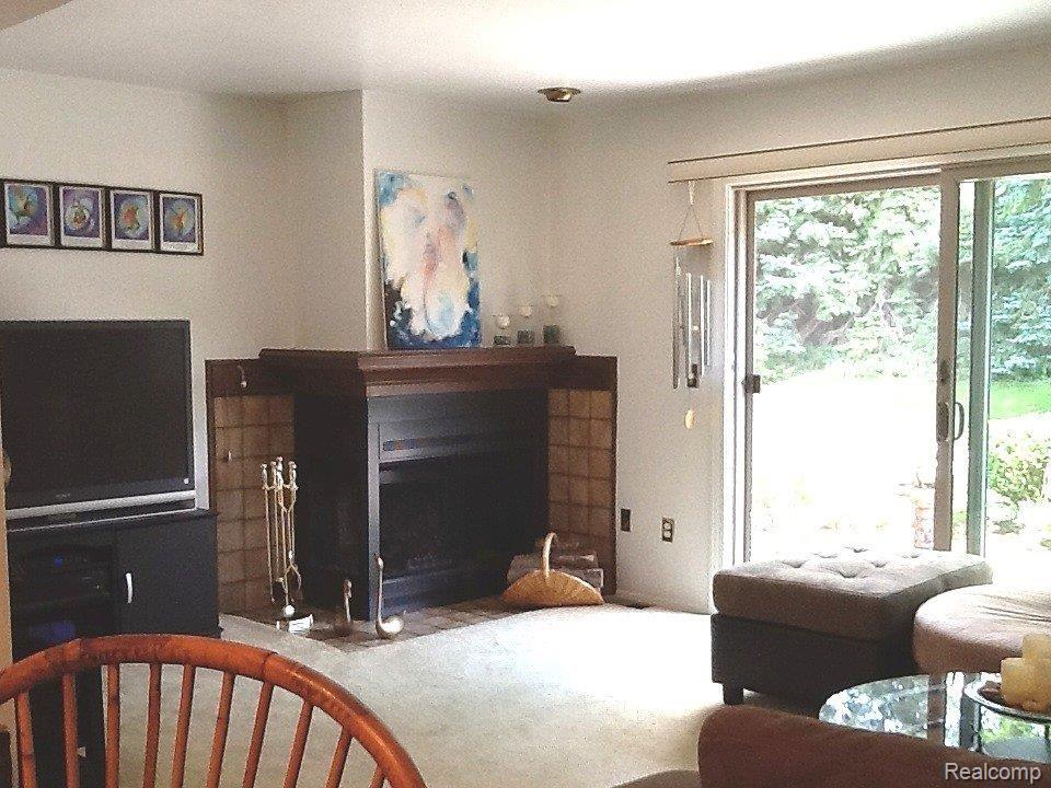 3932 Old Creek Road Troy, MI 48084 - Photo 5 of 7 IMG_1449.JPG