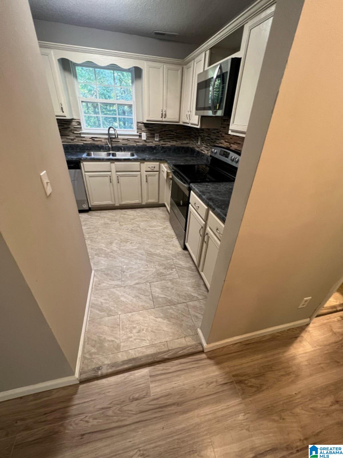 295 Stratford Road Talladega, AL 35160 - Photo 7 of 24