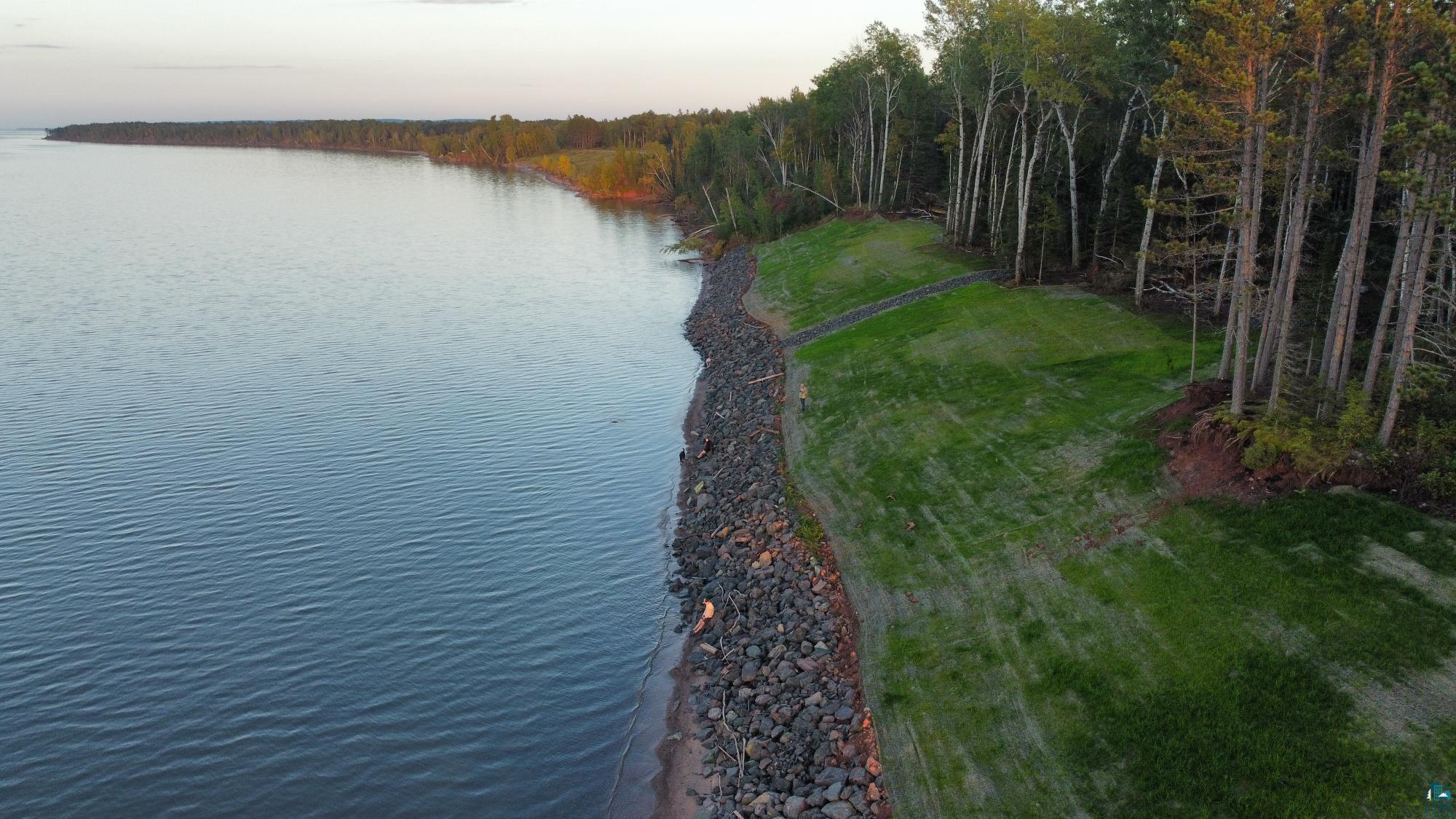 568' Lake Superior Frontage
