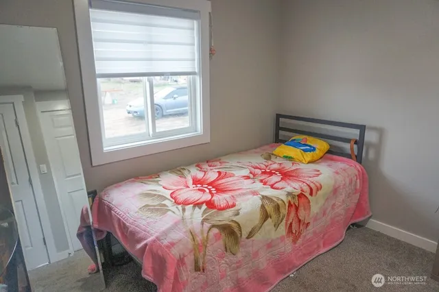 $299,900 | 35 West Hampton Road, Othello, WA 99344