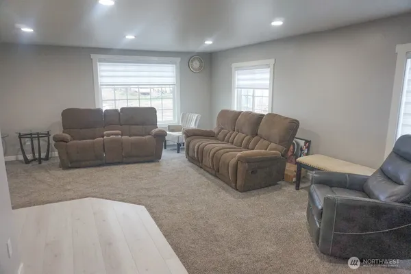 $299,900 | 35 West Hampton Road, Othello, WA 99344