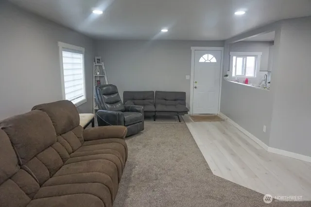 $299,900 | 35 West Hampton Road, Othello, WA 99344