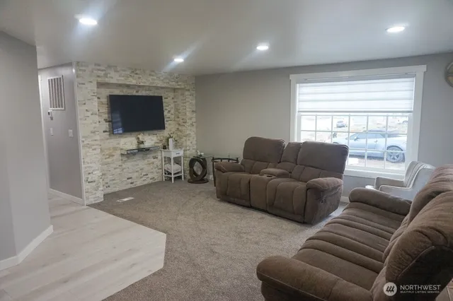 $299,900 | 35 West Hampton Road, Othello, WA 99344