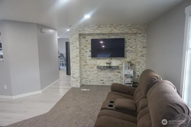 $299,900 | 35 West Hampton Road, Othello, WA 99344