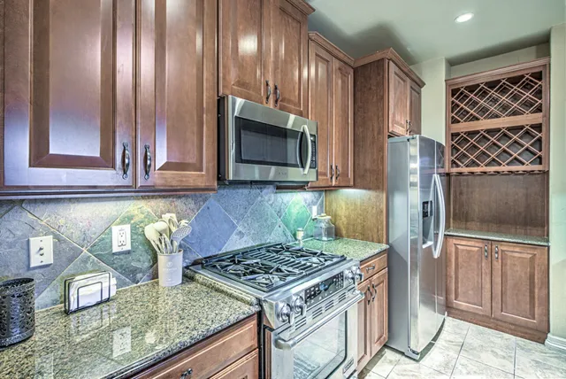 $849,000 | 2226 Westlake Drive, Unit 13, Austin, TX 78746