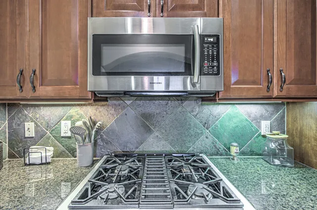 $849,000 | 2226 Westlake Drive, Unit 13, Austin, TX 78746