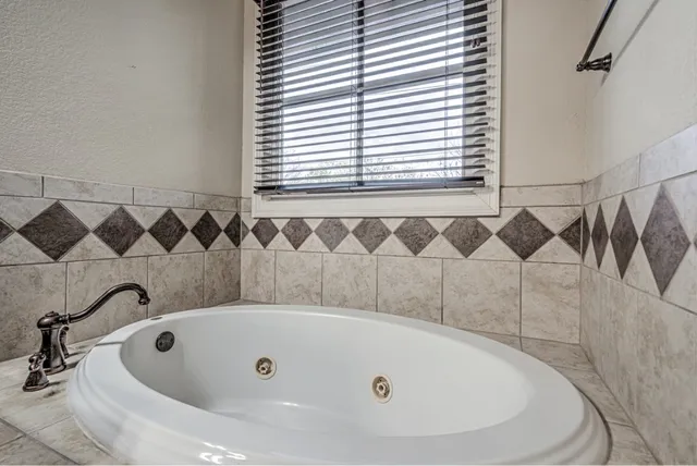 $849,000 | 2226 Westlake Drive, Unit 13, Austin, TX 78746