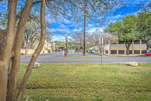 $849,000 | 2226 Westlake Drive, Unit 13, Austin, TX 78746