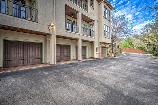 $849,000 | 2226 Westlake Drive, Unit 13, Austin, TX 78746