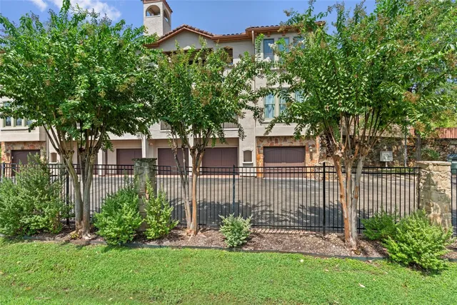 $849,000 | 2226 Westlake Drive, Unit 13, Austin, TX 78746