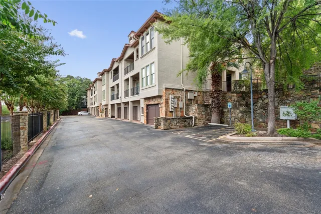 $849,000 | 2226 Westlake Drive, Unit 13, Austin, TX 78746