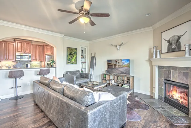 $849,000 | 2226 Westlake Drive, Unit 13, Austin, TX 78746