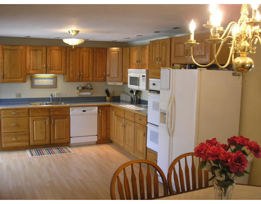 43 Downing Road Peabody, MA 01960 - Photo 3 of 13 Gallery Image 3