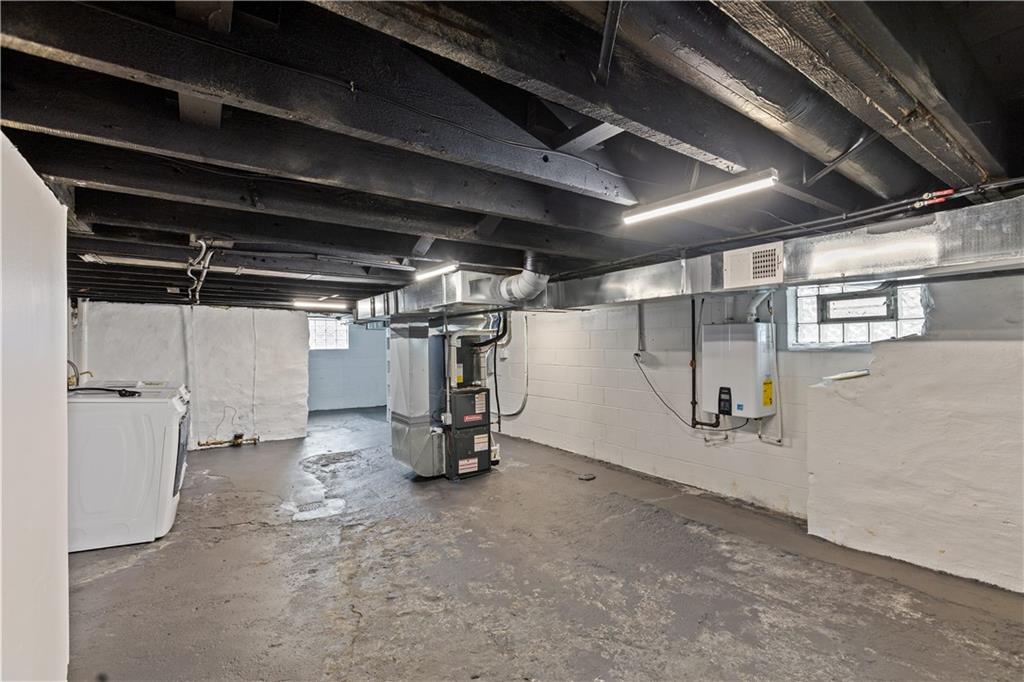 817 Eldora Place Pittsburgh, PA 15210 - Photo 24 of 29 a view of empty room