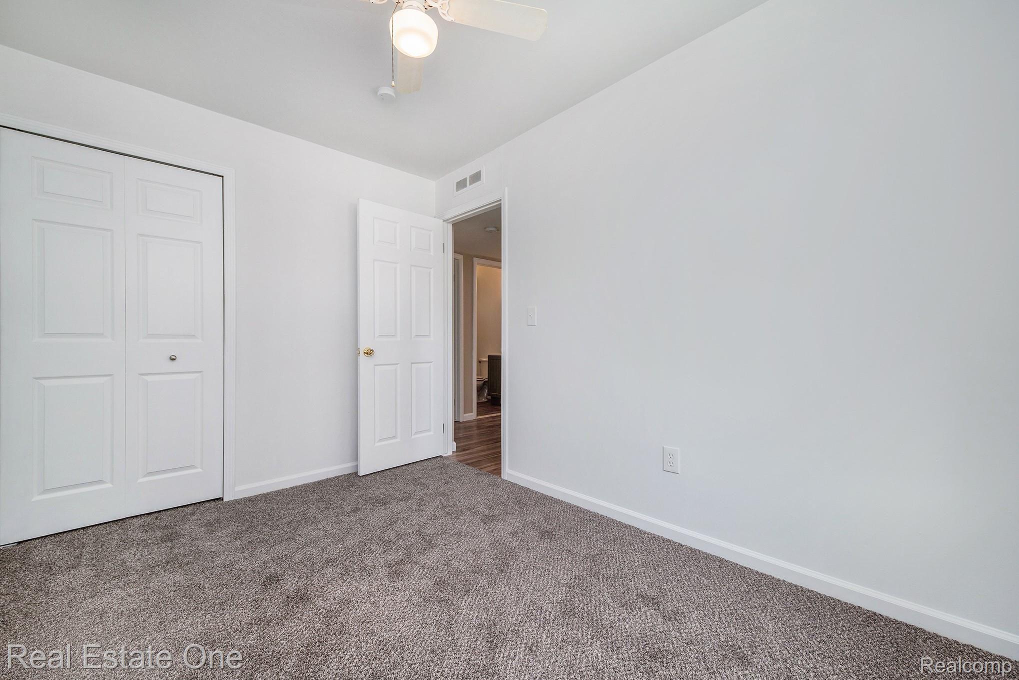 15718 Springhill Street Romulus, MI 48174 - Photo 14 of 29 DSC01430.jpg