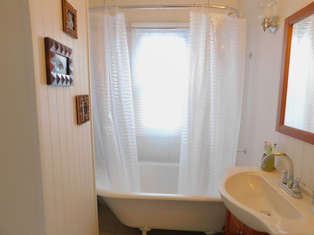 202 Edendale Street Springfield, MA 01104 - Photo 14 of 23 Gallery Image 14