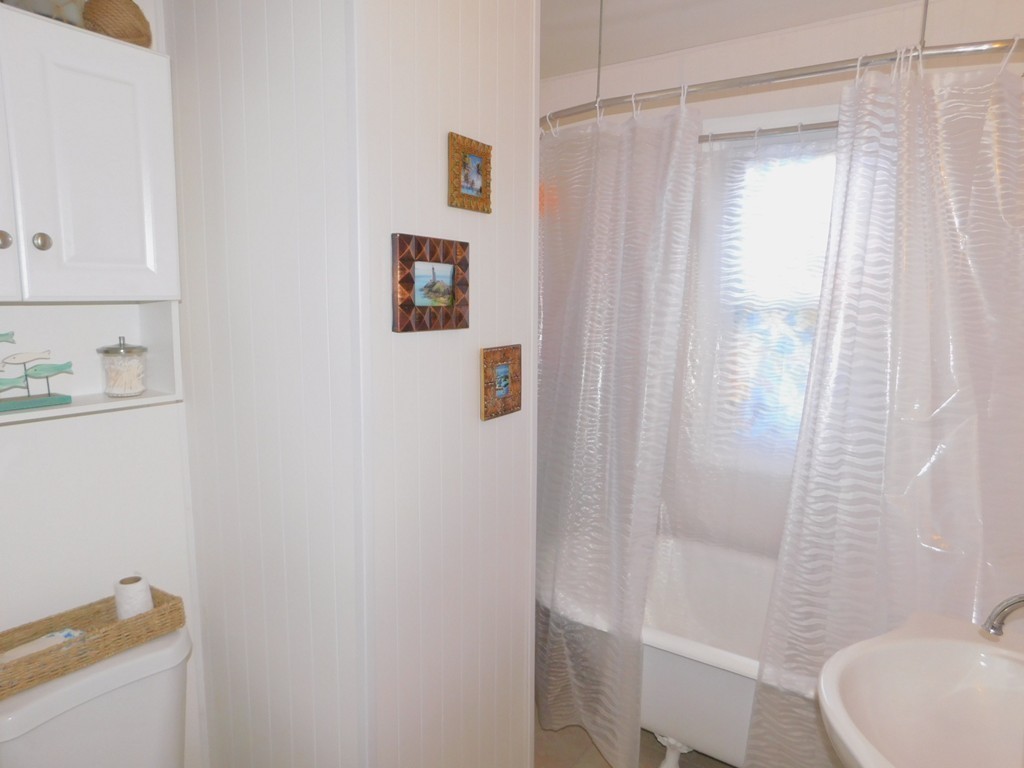202 Edendale Street Springfield, MA 01104 - Photo 15 of 23 Gallery Image 15