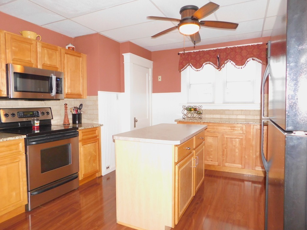 202 Edendale Street Springfield, MA 01104 - Photo 4 of 23 Gallery Image 4