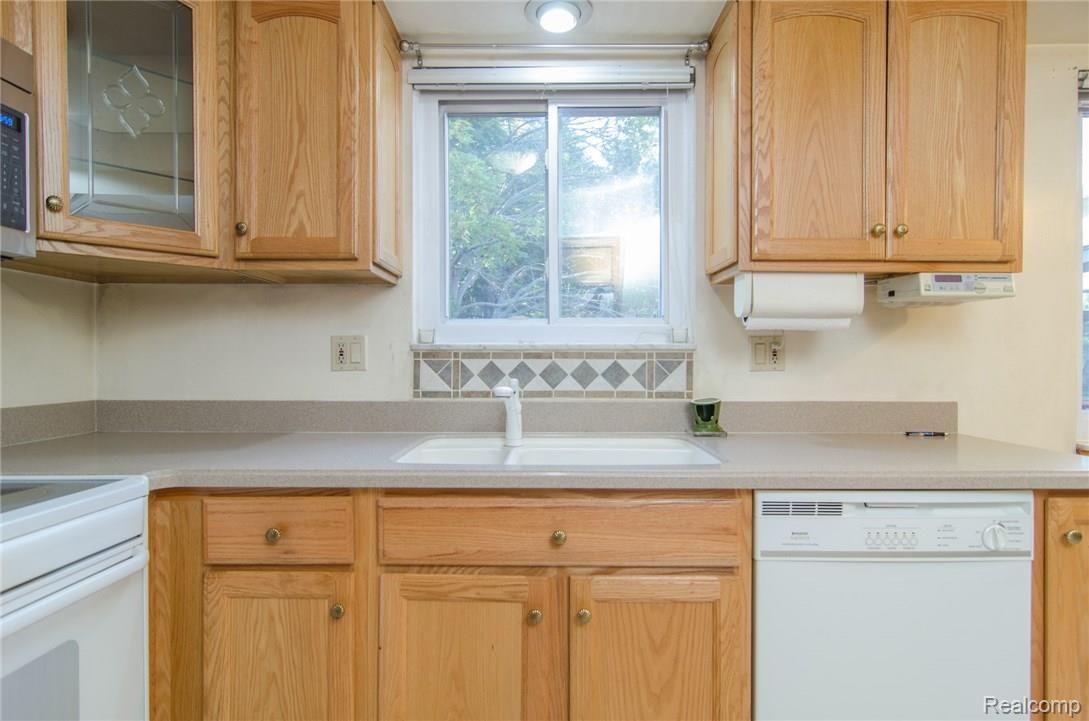 39858 Cheviot Road Canton, MI 48188 - Photo 8 of 34 GRU_6947.jpg