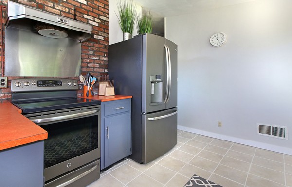 99 Hillsdale Road Dedham, MA 02026 - Photo 5 of 15 Gallery Image 5