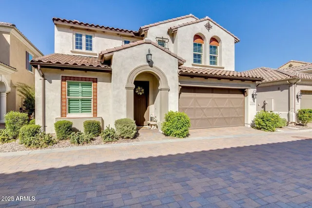 $739,900 | 1952 West Yellowstone Way, Chandler, AZ 85248