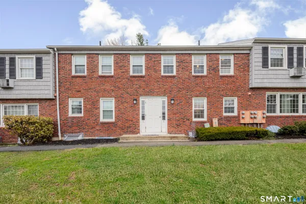 $269,000 | 7 Old Farms Lane, Unit 7, New Milford, CT 06776