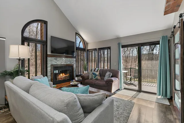 $254,999 | 16 Oak Glen Drive, Galena, IL 61036