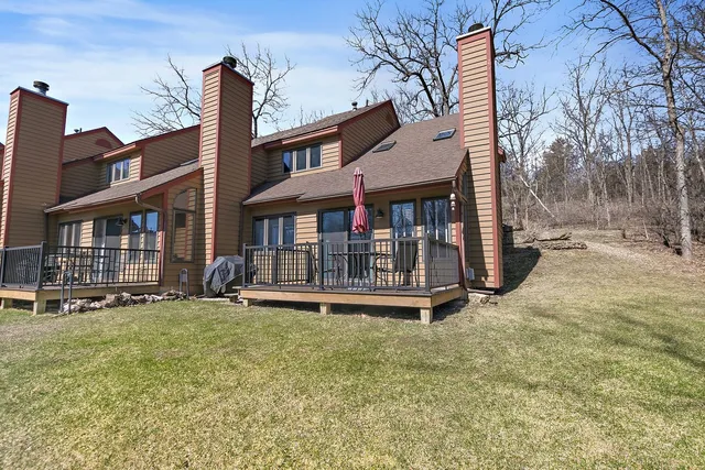 $254,999 | 16 Oak Glen Drive, Galena, IL 61036