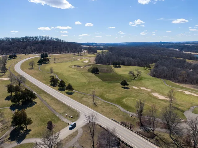 $254,999 | 16 Oak Glen Drive, Galena, IL 61036