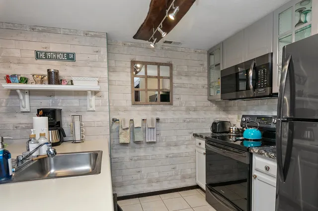 $254,999 | 16 Oak Glen Drive, Galena, IL 61036