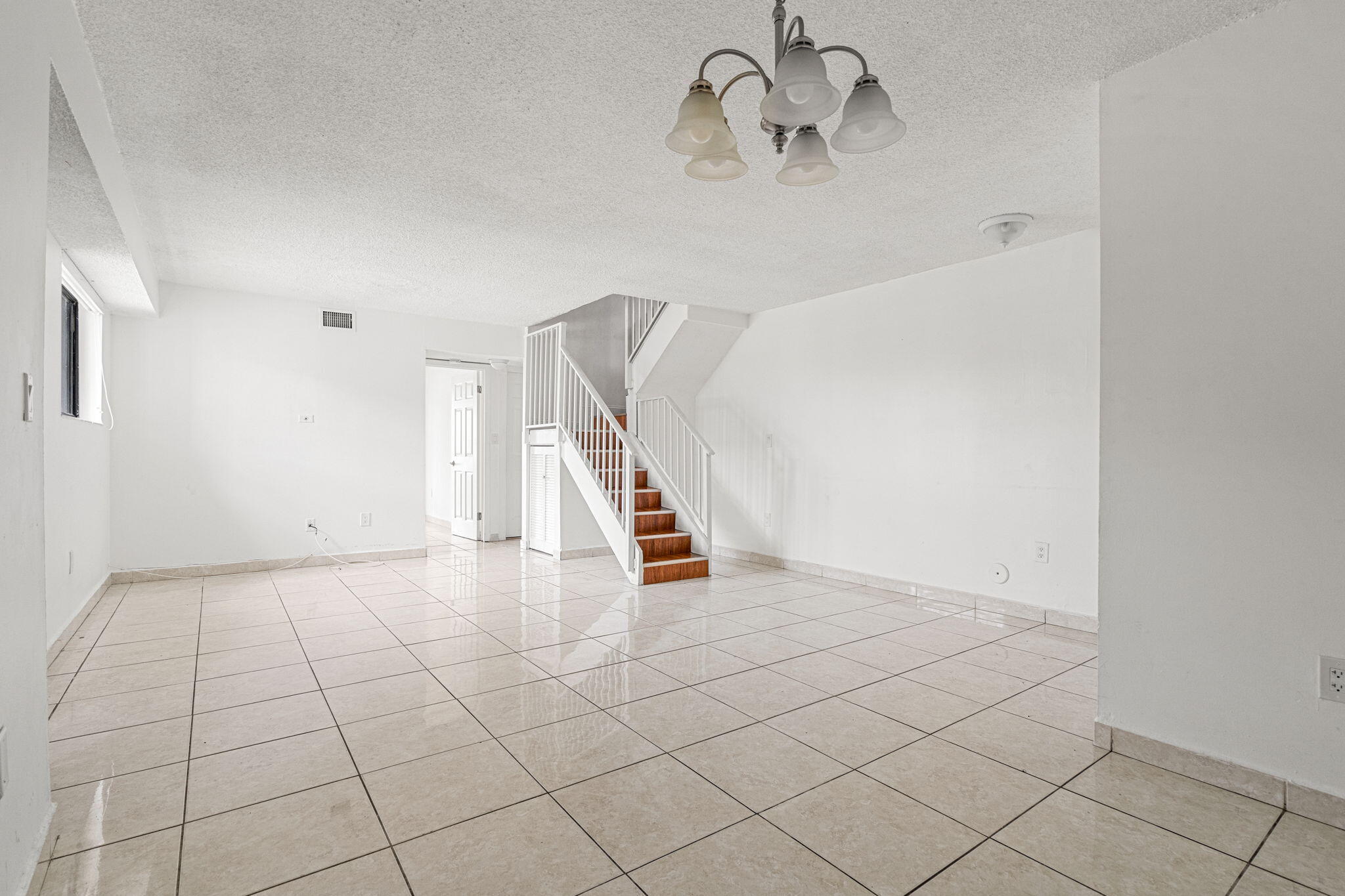 1340 West 41st Street, Unit 101 Hialeah, FL 33012 - Photo 12 of 41 13-web-or-mls-13