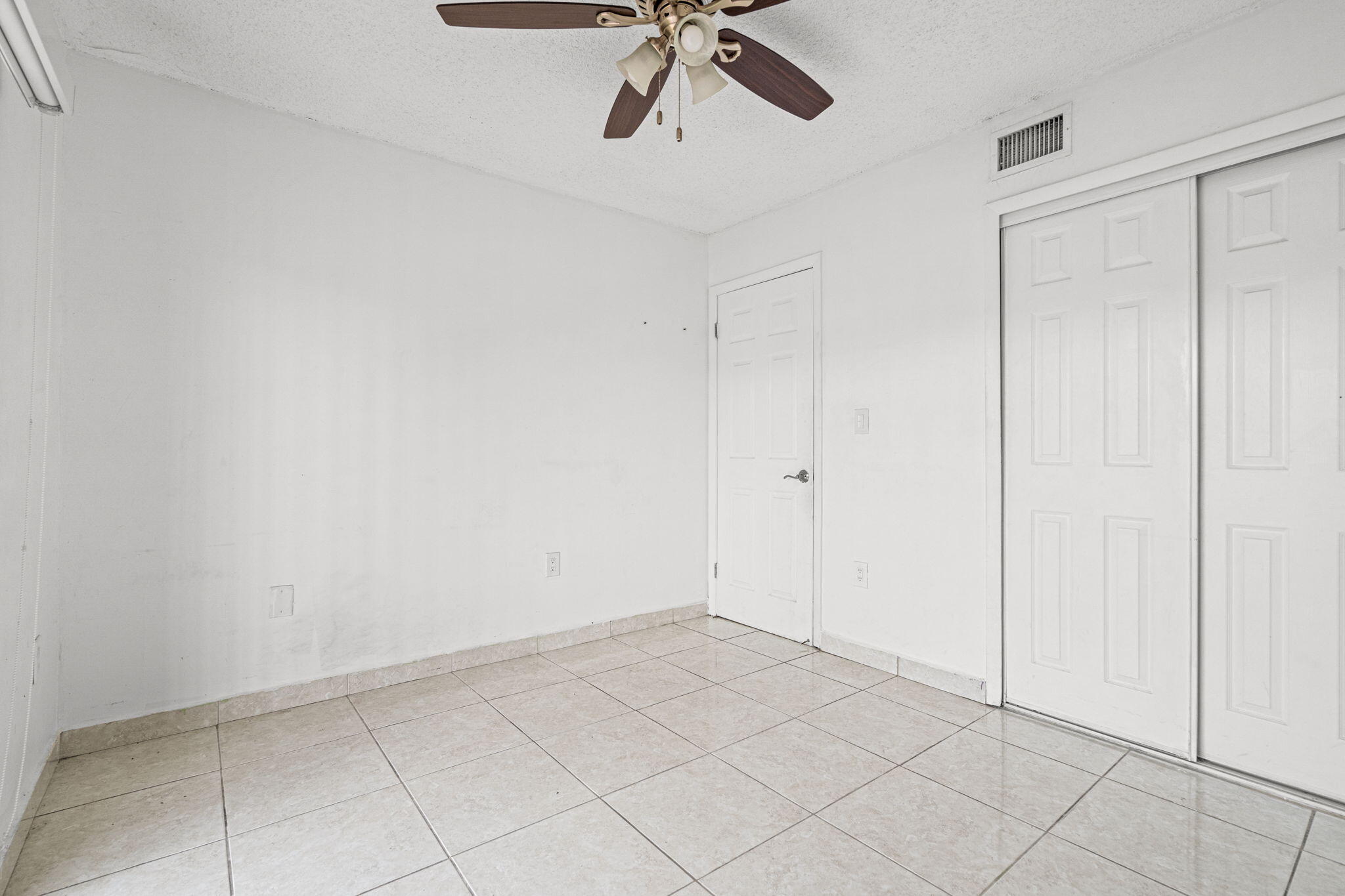 1340 West 41st Street, Unit 101 Hialeah, FL 33012 - Photo 16 of 41 18-web-or-mls-18