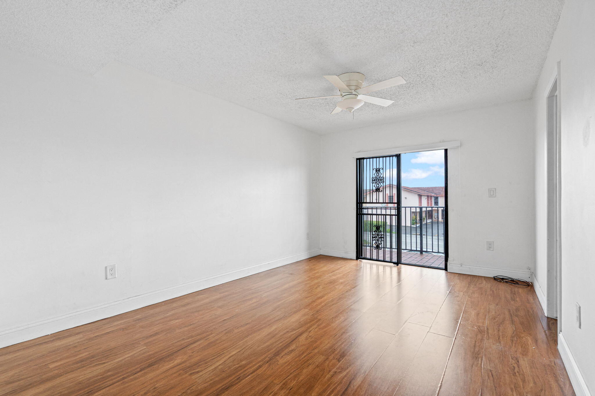 1340 West 41st Street, Unit 101 Hialeah, FL 33012 - Photo 20 of 41 23-web-or-mls-23