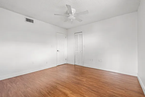 $2,700 | 1340 West 41st Street, Unit 101, Hialeah, FL 33012