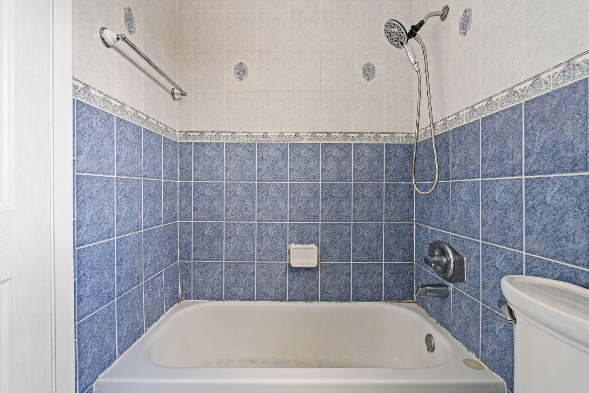 1340 West 41st Street, Unit 101 Hialeah, FL 33012 - Photo 33 of 41 36-web-or-mls-36